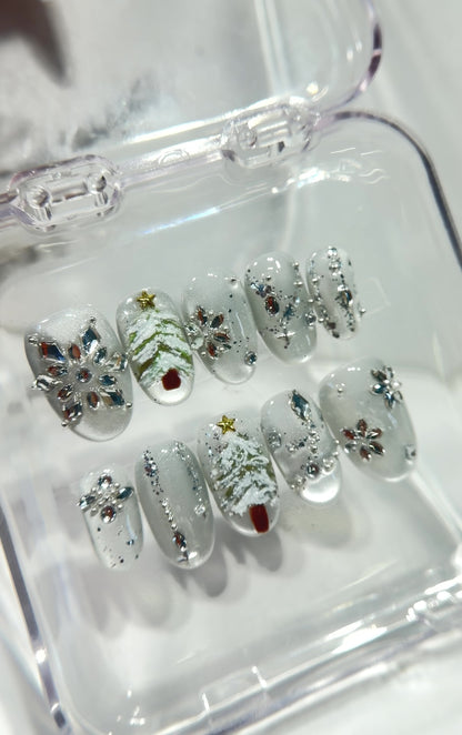 Pinneacle Studio Luxury Handmade Press-on Nail, Christmas Holiday Nails Short Oval Silver Cat-eye With Charms - Crytals Style Press On - Custom Size Set - CFT10001